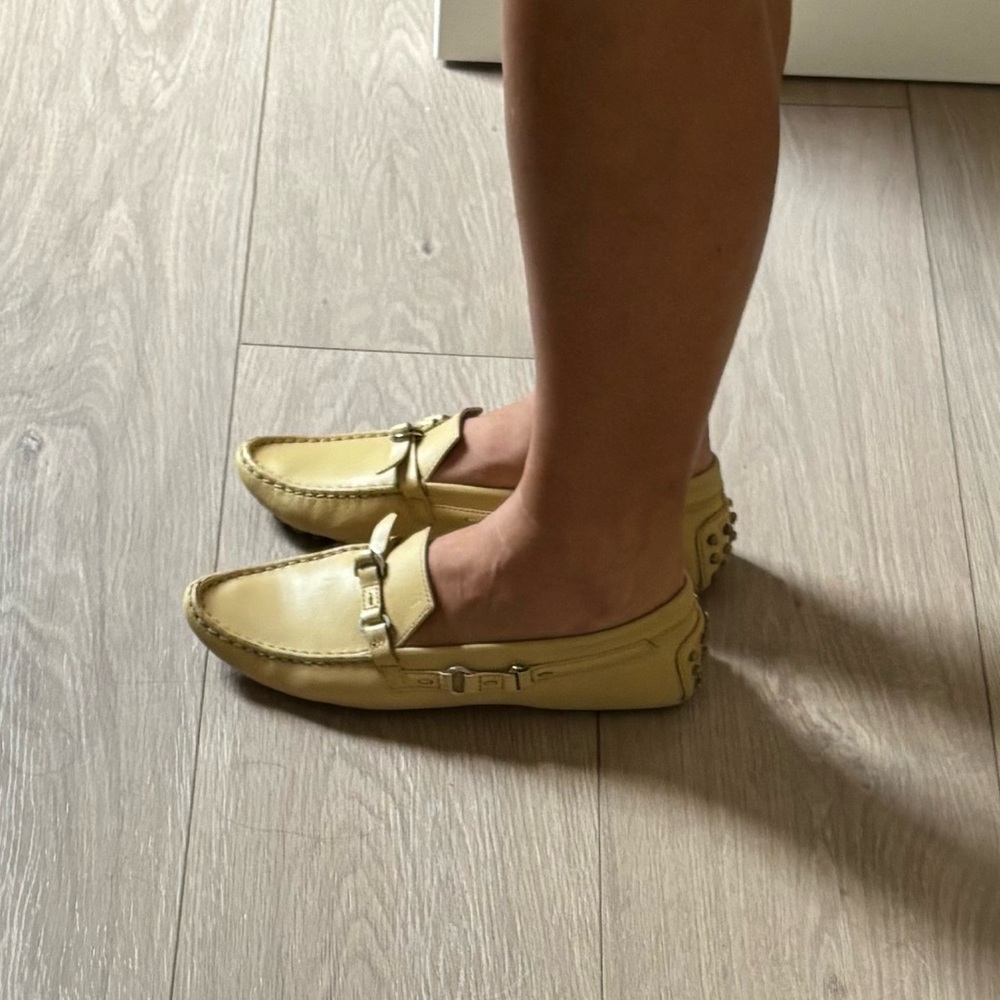 Tod’s Tan Driving Moccasins
